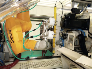 Robot connected to PROFINET and integrated in a system. PROFINET solutions with fully integrated robot solution.