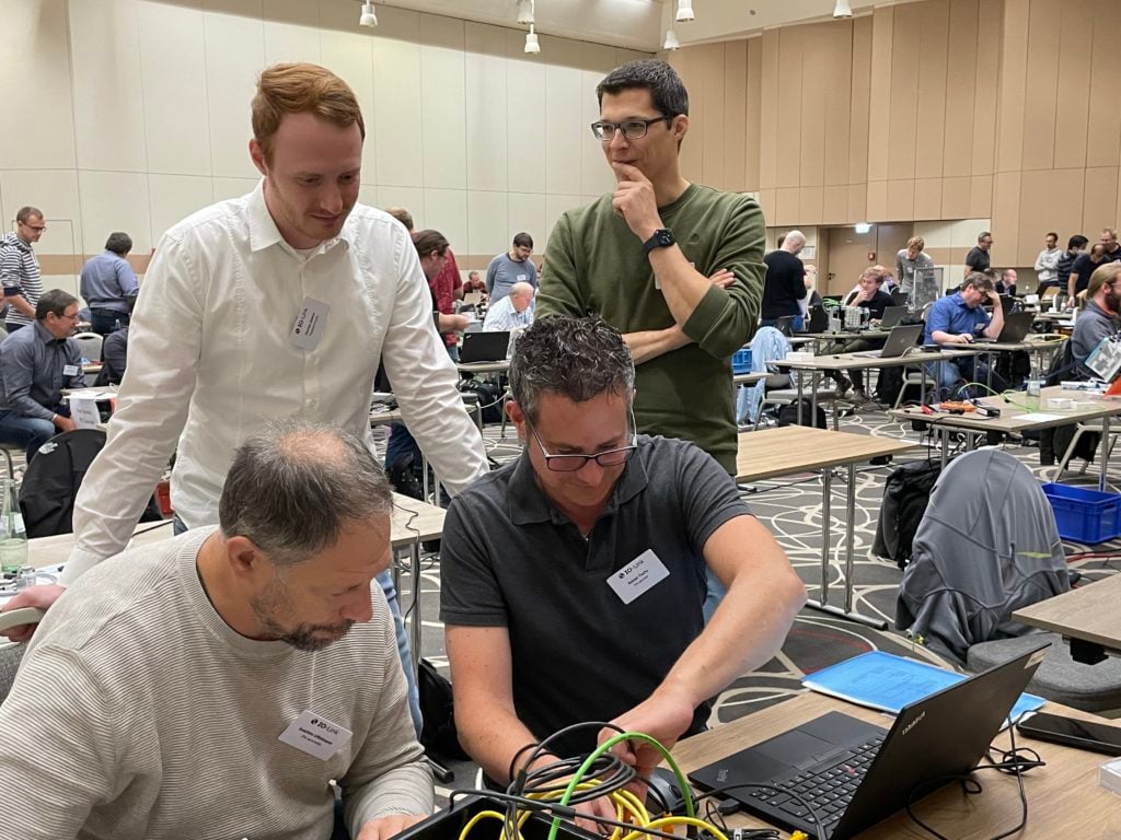 IO-Link Community Meets for Testing – PROFINEWS